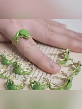 Cute Green Frog Wrap Ring | Whimsical Nature Jewelry | Adjustable Statement Ring